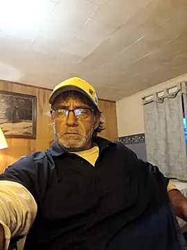 Snapshot of OralDesires2 chatting on October 19, 10:10 pm OralDesires2 online show from October 19, 10:10 pm