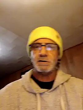 Snapshot of OralDesires2 chatting on December 16, 10:48 pm OralDesires2 online show from December 16, 10:48 pm