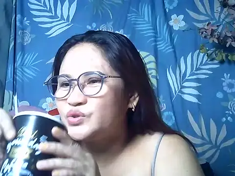 Snapshot of Amazing_Angel22 chatting on June 2, 3:25 pm Amazing Angel22 online show from June 2, 3:25 pm
