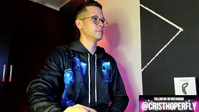 Snapshot of Cris_myster chatting on January 28, 2:43 am Cris myster online show from January 28, 2:43 am
