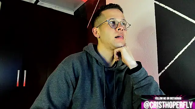 Snapshot of Cris_myster chatting on March 8, 4:34 am Cris myster online show from March 8, 4:34 am