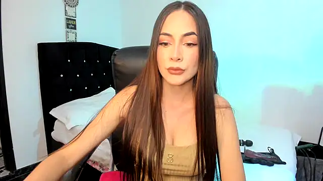 Snapshot of CristinaLaurentt chatting on December 9, 11:13 pm CristinaLaurentt online show from December 9, 11:13 pm