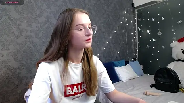 KateJonson online show from April 8, 7:19 am