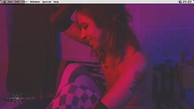 Snapshot of Kryptosworld chatting on October 23, 7:23 pm Kryptosworld online show from October 23, 7:23 pm