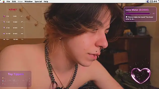 Snapshot of Kryptosworld chatting on December 4, 9:45 pm Kryptosworld online show from December 4, 9:45 pm