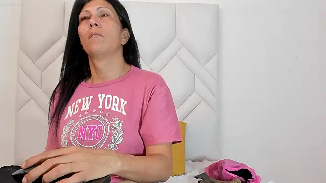 Cleopatra Trans online show from March 13, 7:31 pm