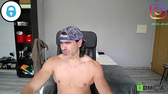 samricci21 online show from April 17, 1:58 pm