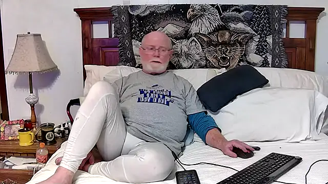 Snapshot of bigspike1960 chatting on February 7, 11:19 pm bigspike1960 online show from February 7, 11:19 pm