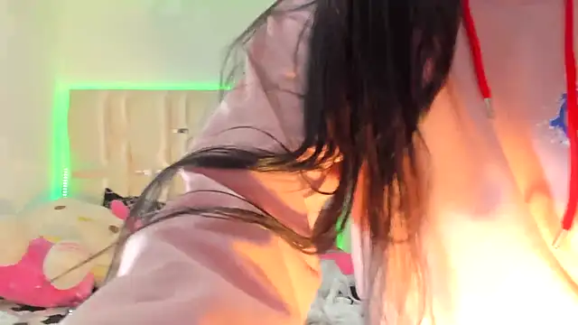 viioolleettaa online show from December 12, 4:48 am