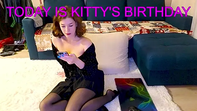 Snapshot of Love_plat1na chatting on December 4, 3:26 am Love plat1na online show from December 4, 3:26 am