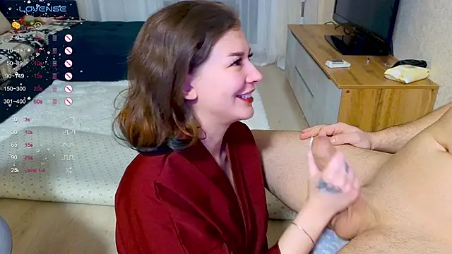 Snapshot of Love_plat1na chatting on January 15, 7:12 pm Love plat1na online show from January 15, 7:12 pm