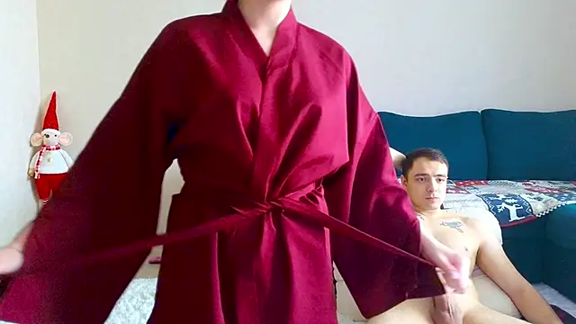 Snapshot of Love_plat1na chatting on January 22, 11:12 am Love plat1na online show from January 22, 11:12 am