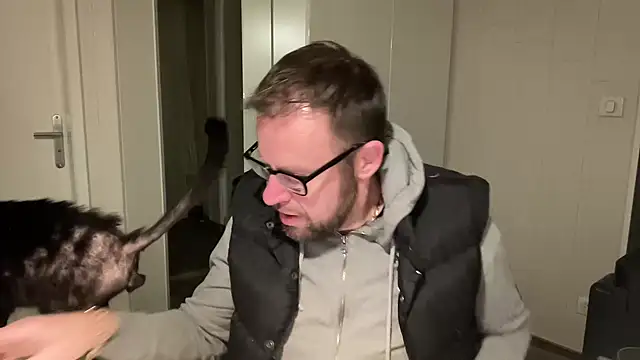 Snapshot of FABIOGLASSES chatting on January 15, 12:19 am FABIOGLASSES online show from January 15, 12:19 am