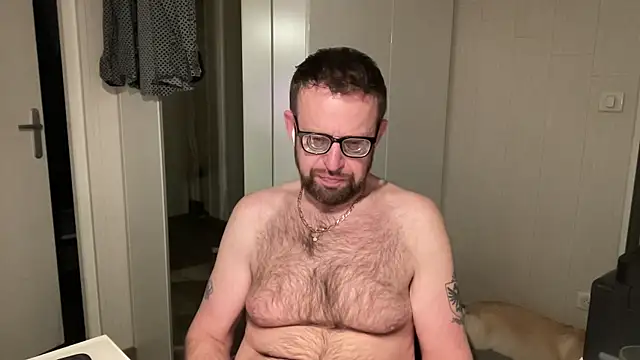 Snapshot of FABIOGLASSES chatting on March 8, 6:47 pm FABIOGLASSES online show from March 8, 6:47 pm