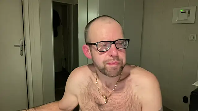 FABIOGLASSES online show from November 18, 10:47 pm