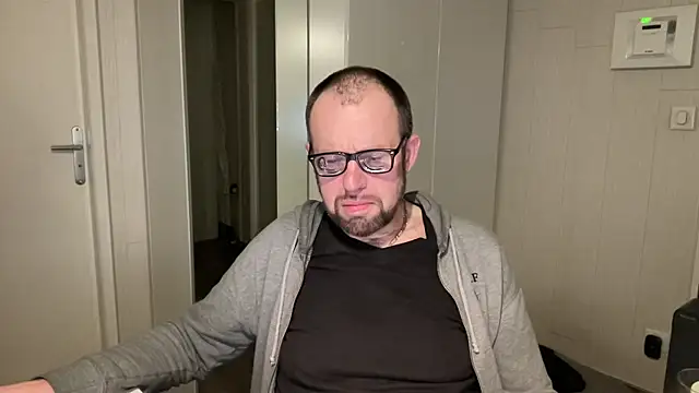 FABIOGLASSES online show from January 8, 8:44 pm