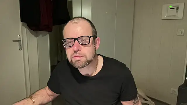 FABIOGLASSES online show from April 14, 7:20 pm