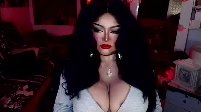 Snapshot of TiffanyWolf chatting on December 18, 8:57 pm TiffanyWolf online show from December 18, 8:57 pm
