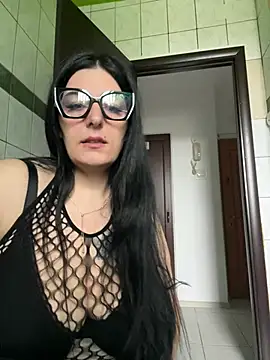 Snapshot of Mary_Hot_ chatting on February 20, 11:11 am Mary Hot online show from February 20, 11:11 am