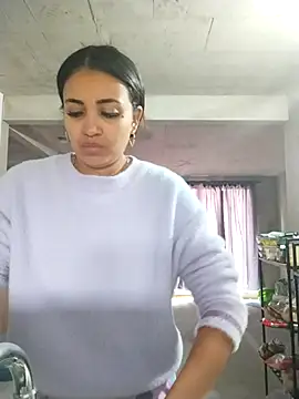 aisha es online show from February 22, 3:14 pm