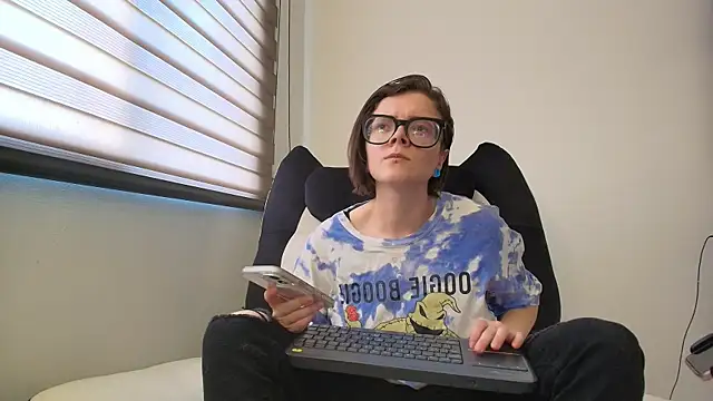 Arya starrk online show from January 7, 2:41 pm