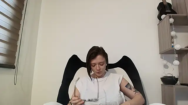 Arya starrk online show from March 5, 2:02 pm