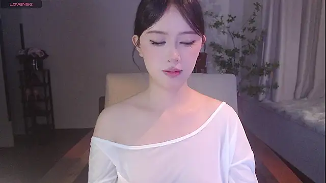 Meet q online show from April 7, 1:11 pm