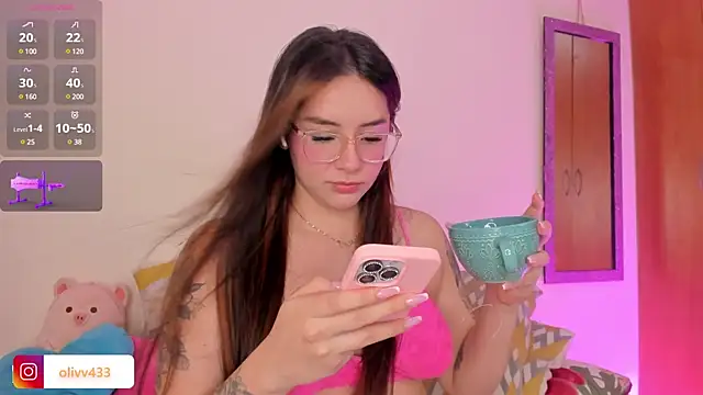 Snapshot of olivia__s chatting on March 23, 3:10 am olivia s online show from March 23, 3:10 am