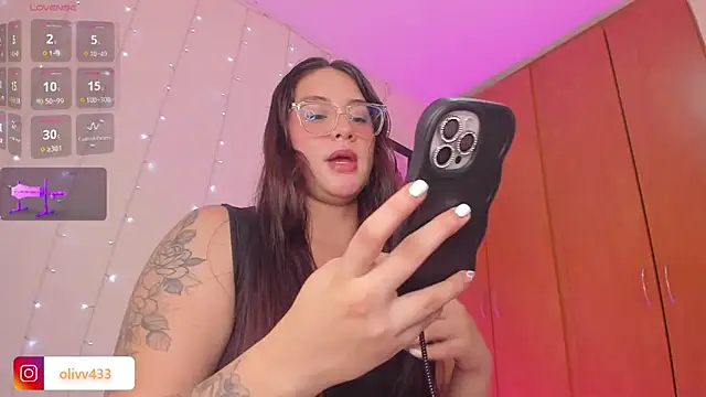 olivia  s online show from April 28, 3:11 am