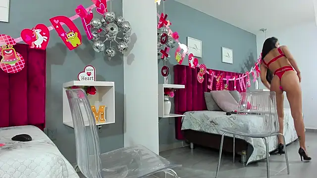 Snapshot of MauraGray chatting on February 14, 11:20 pm MauraGray online show from February 14, 11:20 pm