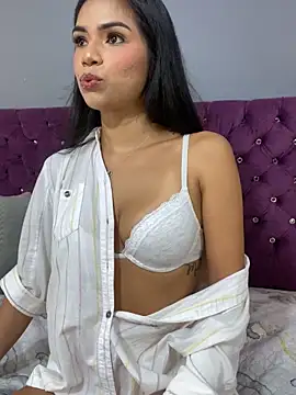 Snapshot of MauraGray chatting on September 27, 8:47 pm MauraGray online show from September 27, 8:47 pm