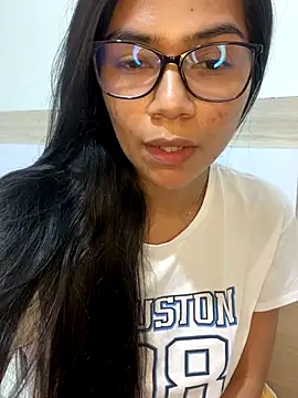 Snapshot of MauraGray chatting on October 13, 10:54 pm MauraGray online show from October 13, 10:54 pm