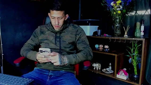 yeckodream online show from April 19, 4:23 am