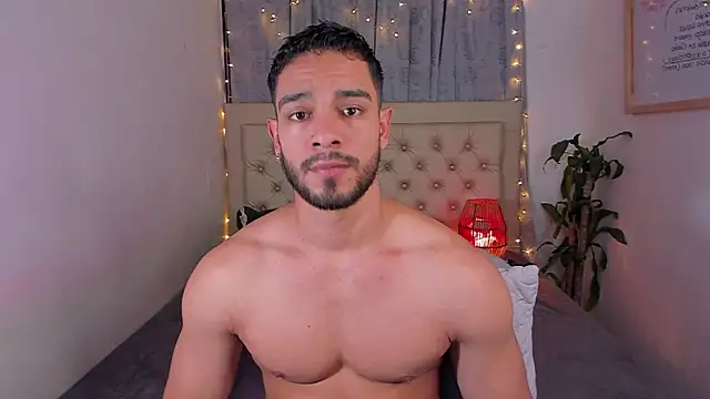 Snapshot of Josseph1_ chatting on December 11, 2:52 am Josseph1 online show from December 11, 2:52 am