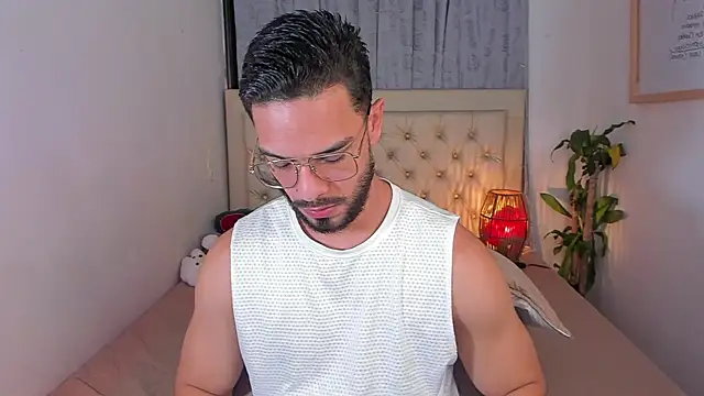 Snapshot of Josseph1_ chatting on January 12, 4:52 am Josseph1 online show from January 12, 4:52 am