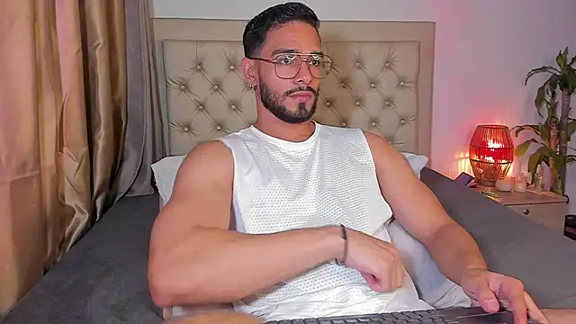 Snapshot of Josseph1_ chatting on February 8, 12:17 am Josseph1 online show from February 8, 12:17 am