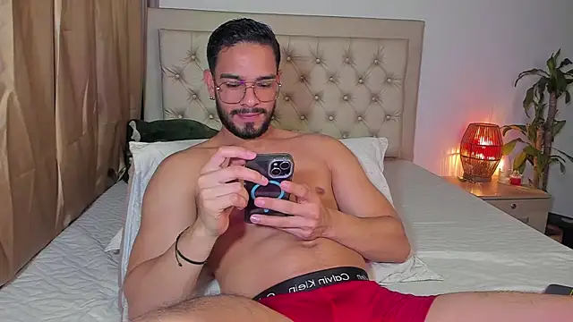 Snapshot of Josseph1_ chatting on February 11, 2:03 am Josseph1 online show from February 11, 2:03 am