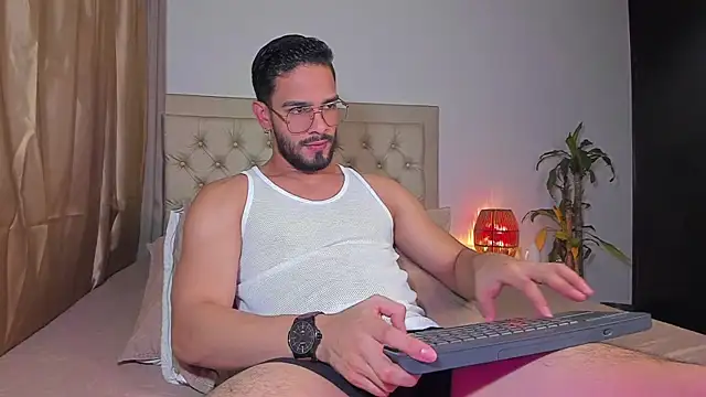 Snapshot of Josseph1_ chatting on February 20, 12:52 am Josseph1 online show from February 20, 12:52 am