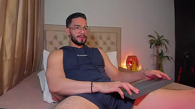 Snapshot of Josseph1_ chatting on February 26, 2:37 am Josseph1 online show from February 26, 2:37 am