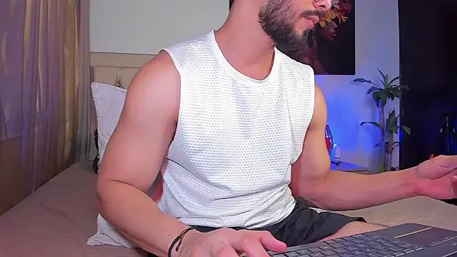 Snapshot of Josseph1_ chatting on February 28, 12:10 am Josseph1 online show from February 28, 12:10 am