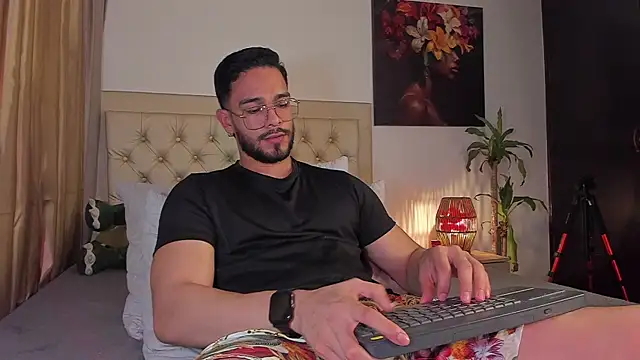 Snapshot of Josseph1_ chatting on March 18, 2:36 am Josseph1 online show from March 18, 2:36 am