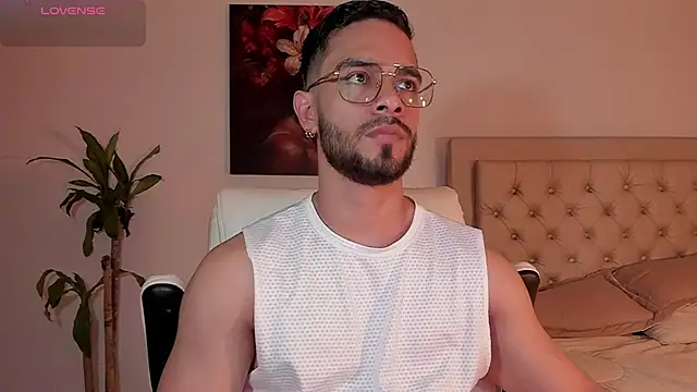 Snapshot of Josseph1_ chatting on September 27, 10:26 pm Josseph1 online show from September 27, 10:26 pm