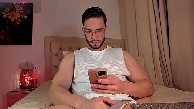 Snapshot of Josseph1_ chatting on October 11, 12:21 am Josseph1 online show from October 11, 12:21 am