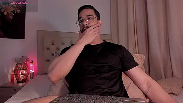 Snapshot of Josseph1_ chatting on October 21, 11:49 pm Josseph1 online show from October 21, 11:49 pm