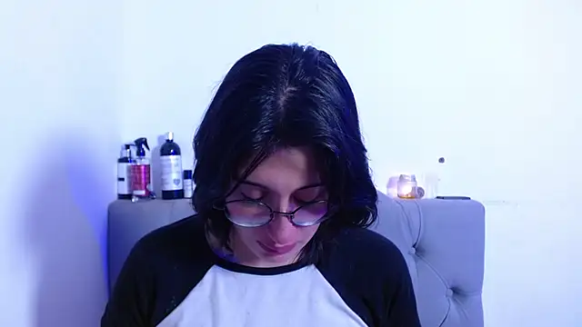 Red-moon1 online show from March 20, 1:48 pm