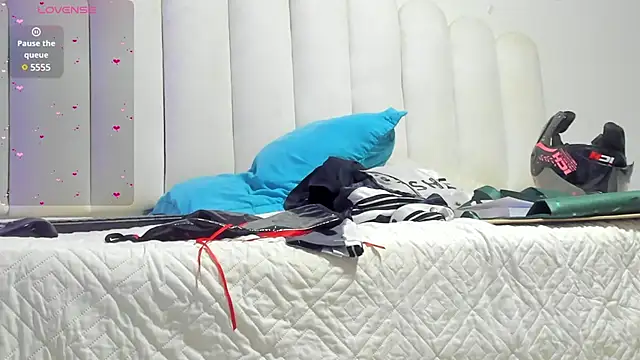 Snapshot of Megan_browns1 chatting on January 30, 12:59 pm Megan browns1 online show from January 30, 12:59 pm