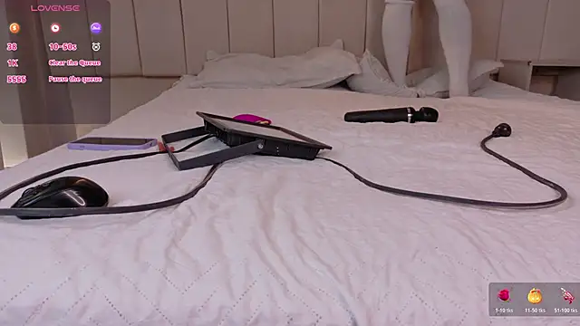 Snapshot of Megan_browns1 chatting on November 5, 1:00 pm Megan browns1 online show from November 5, 1:00 pm