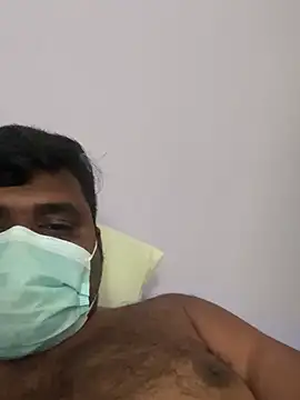 Snapshot of godmail100 chatting on January 12, 10:34 am godmail100 online show from January 12, 10:34 am