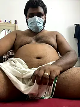 Snapshot of godmail100 chatting on November 8, 1:33 pm godmail100 online show from November 8, 1:33 pm