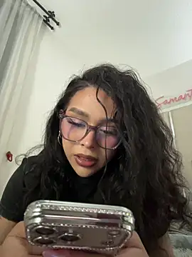 Snapshot of Samantha_Bernardo chatting on July 31, 4:45 am Samantha Bernardo online show from July 31, 4:45 am